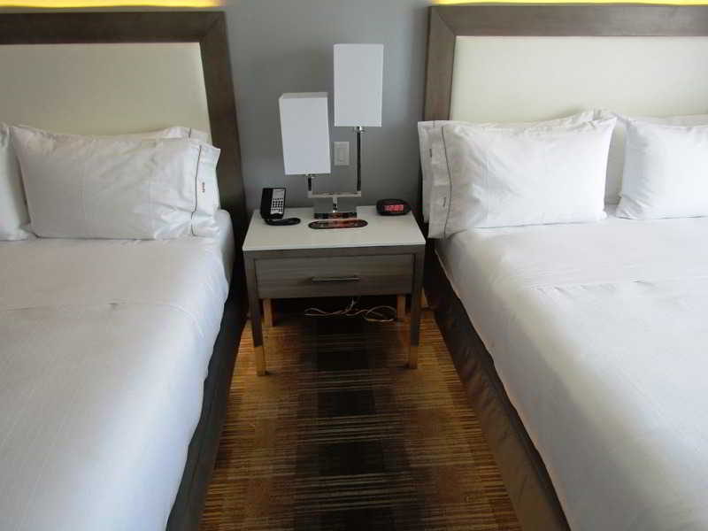 Holiday Inn Express & Suites San Diego - Mission Valley By Ihg Eksteriør billede