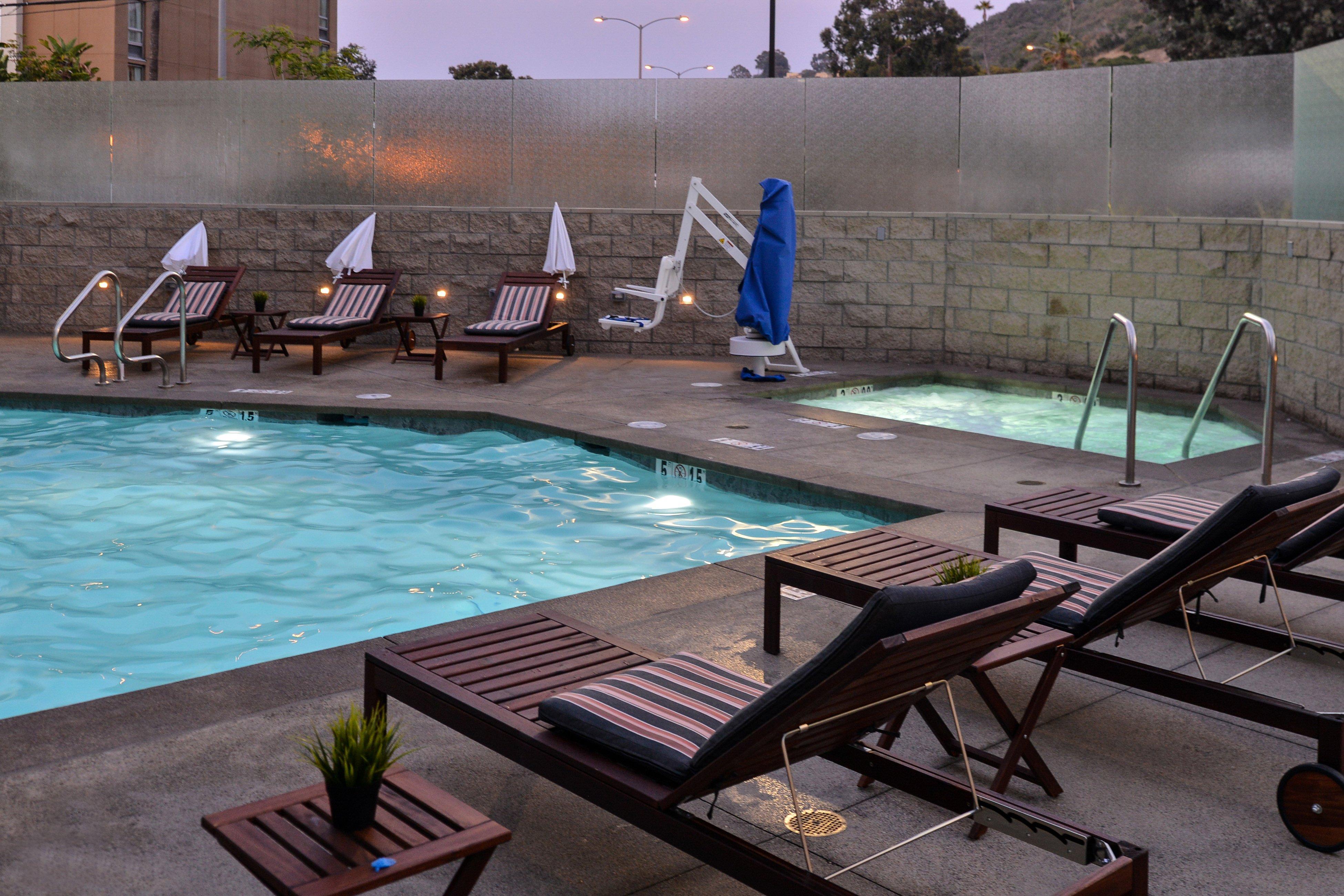 Holiday Inn Express & Suites San Diego - Mission Valley By Ihg Eksteriør billede