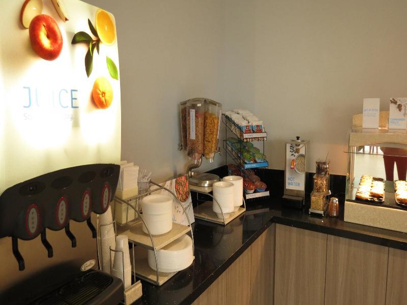 Holiday Inn Express & Suites San Diego - Mission Valley By Ihg Eksteriør billede